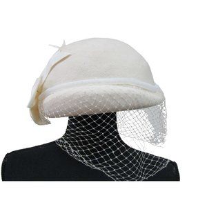 Vintage Bollman Hat Co. 1950's Cream Felted Wool Pillbox Fascinator Hat with Net